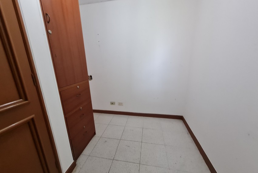 2712202372_12_1751898362