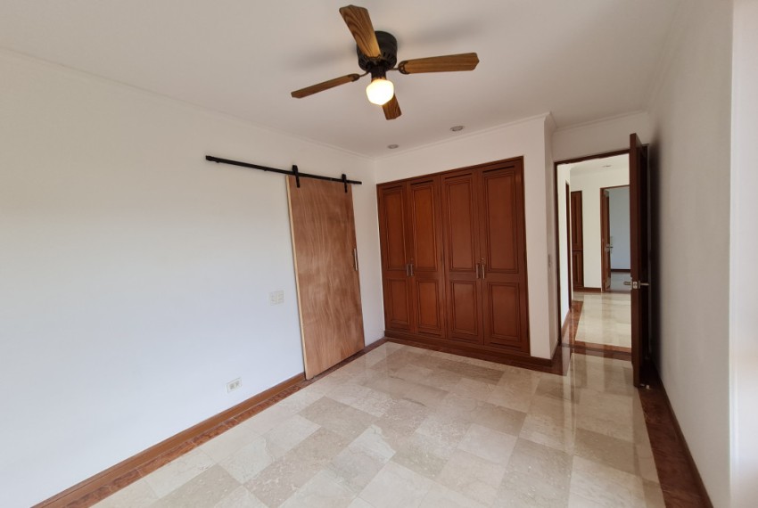 2712202372_14_1751898361