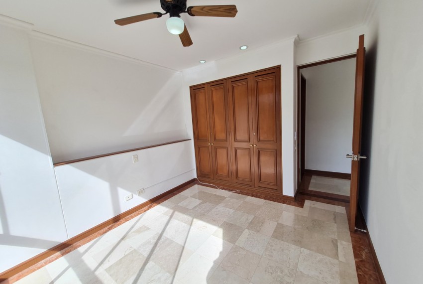 2712202372_16_1751898358