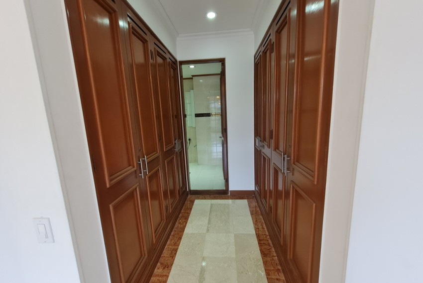 2712202372_21_1751898366