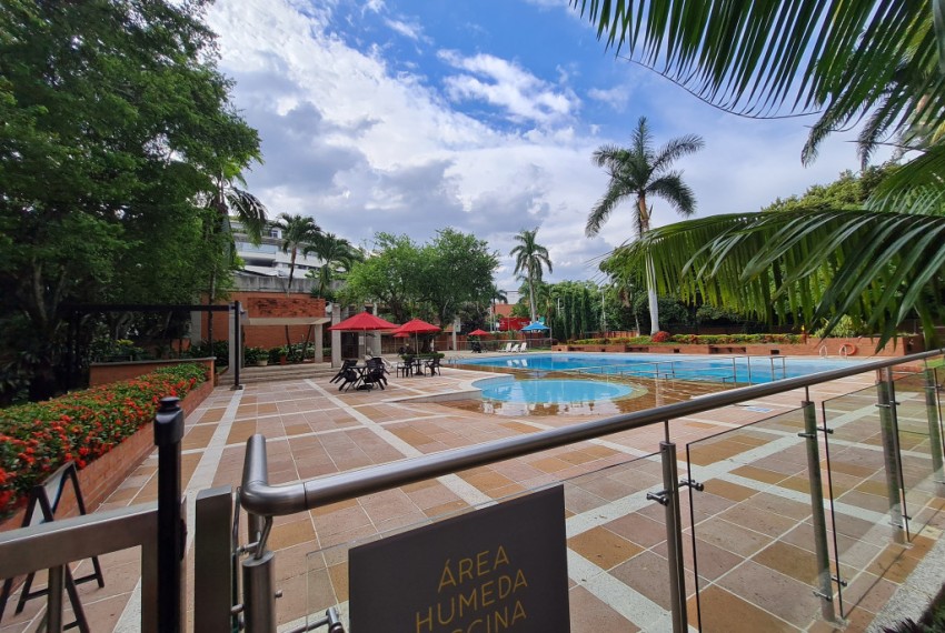 2712202372_25_1751898377