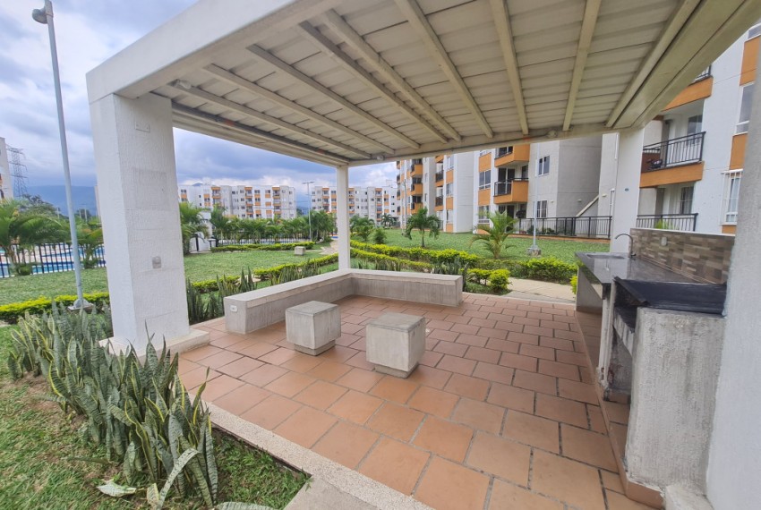 2712202383_18_1759852706