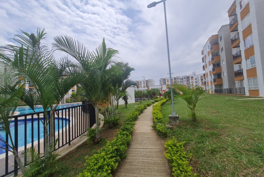 2712202383_19_1759852710