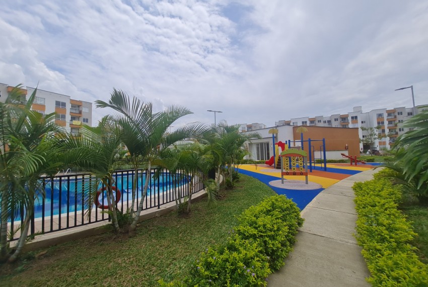 2712202383_24_1759852710